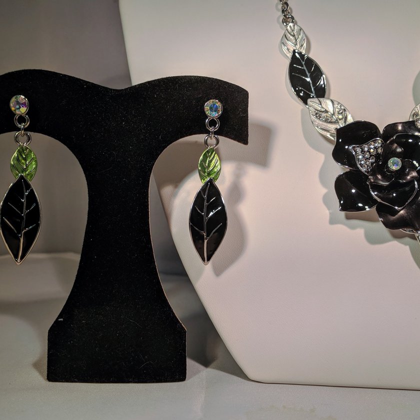 Black Necklace with Flower